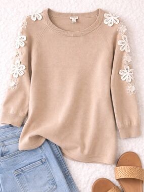 J.Crew Beige Floral Appliqué Sweater Feminine Cottagecore Knit Top M